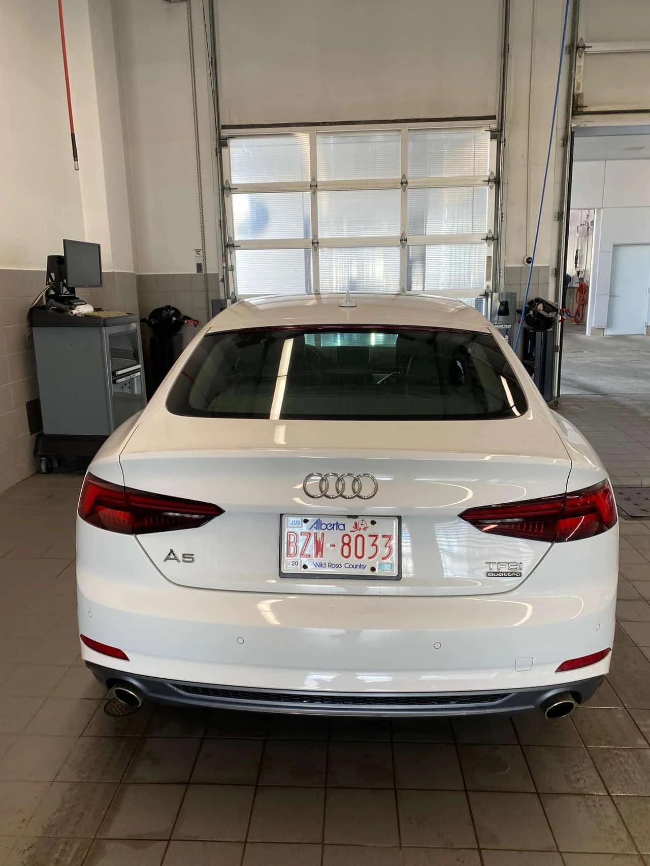 Audi A5 * Technik S-LINE* DISTRONIC* B&O* , снимка 4 - Автомобили и джипове - 56379520