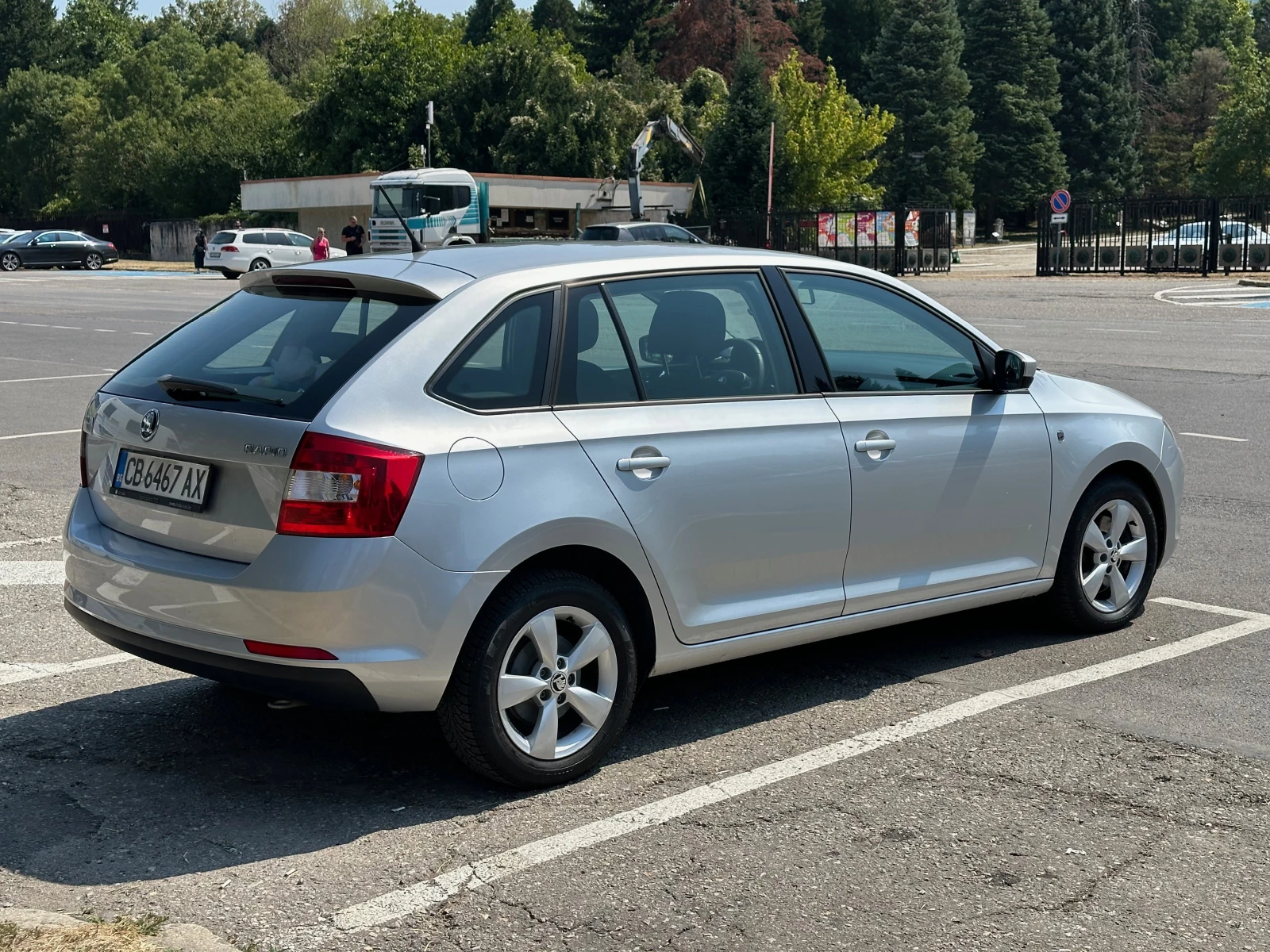 Skoda Rapid 1.6 TDI 90к.с., снимка 6 - Автомобили и джипове - 56649365