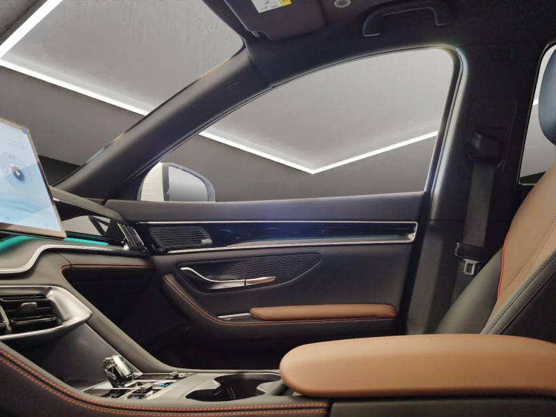 BYD Seal U DM-i 1.5i PLUG-IN HYBRID, снимка 6 - Автомобили и джипове - 50301812