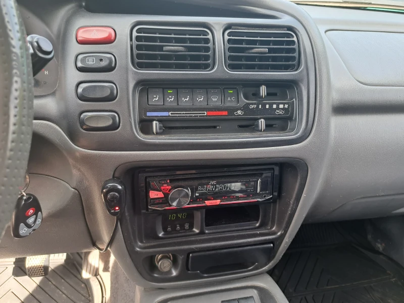 Suzuki Grand vitara, снимка 4 - Автомобили и джипове - 52030884