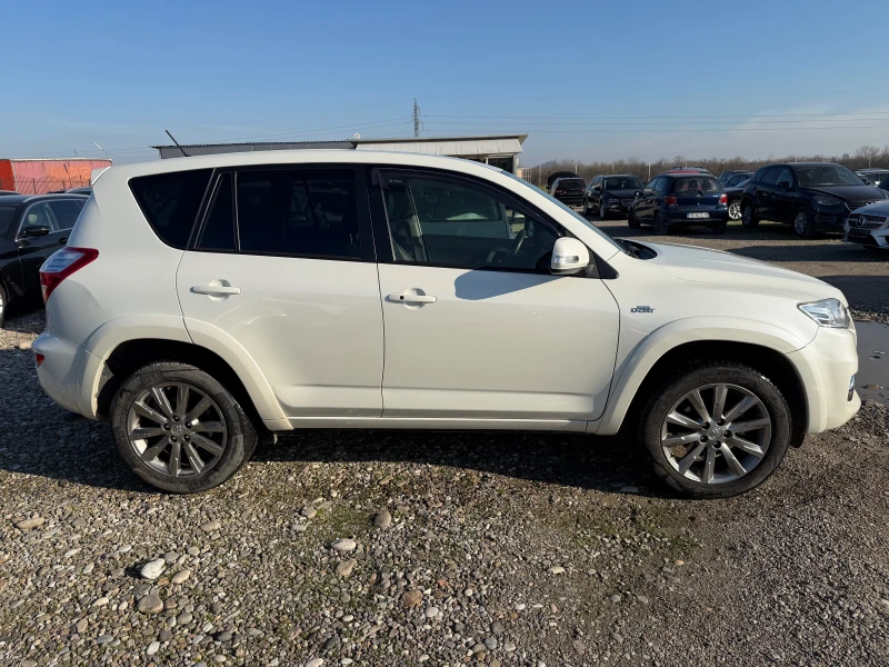 Toyota Rav4 2.2 D4D (КАТО НОВА), снимка 4 - Автомобили и джипове - 52802210
