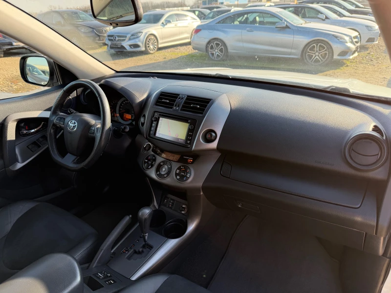 Toyota Rav4 2.2 D4D (КАТО НОВА), снимка 12 - Автомобили и джипове - 52802210