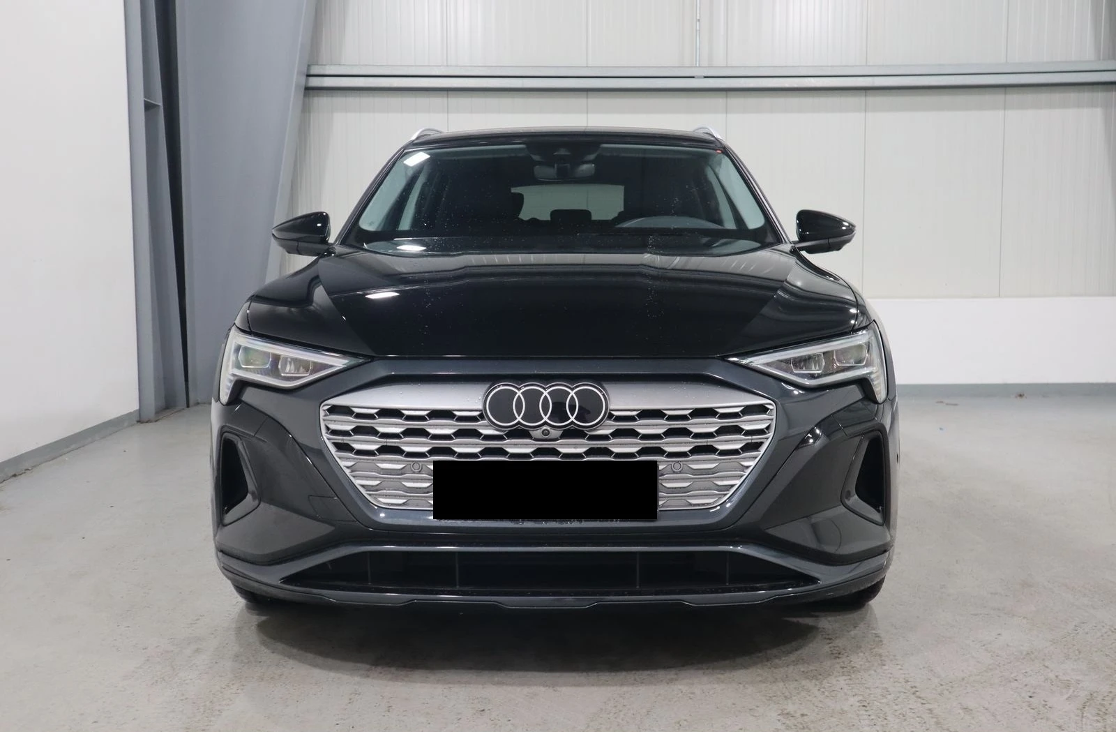 Audi Q8 E-TRON* 95kW* DISTR* LED* MEMORY*  - изображение 2