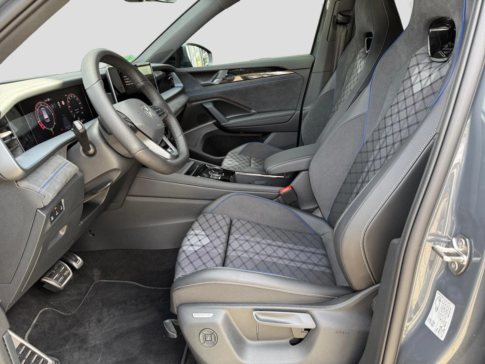 VW Tayron 2.0 TDI R-LINE BLACK STYLE 360 MATRIX - изображение 6