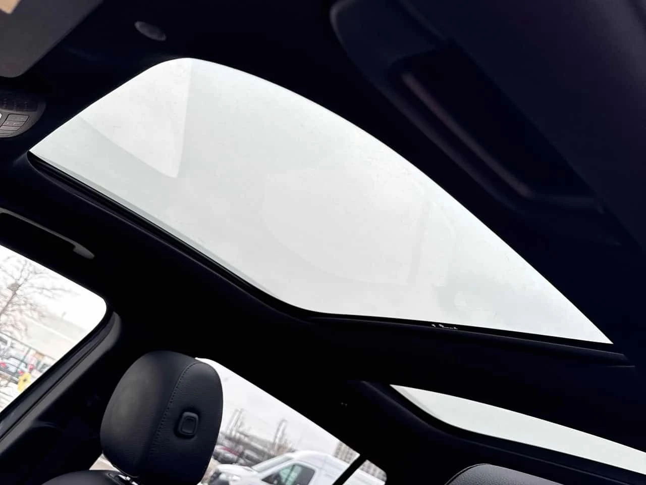 Mercedes-Benz GLB 250  CARFAX, снимка 11 - Автомобили и джипове - 53905643