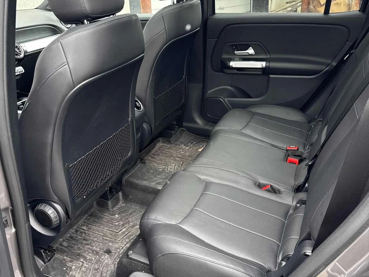 Mercedes-Benz GLB 250  CARFAX, снимка 12 - Автомобили и джипове - 53905643