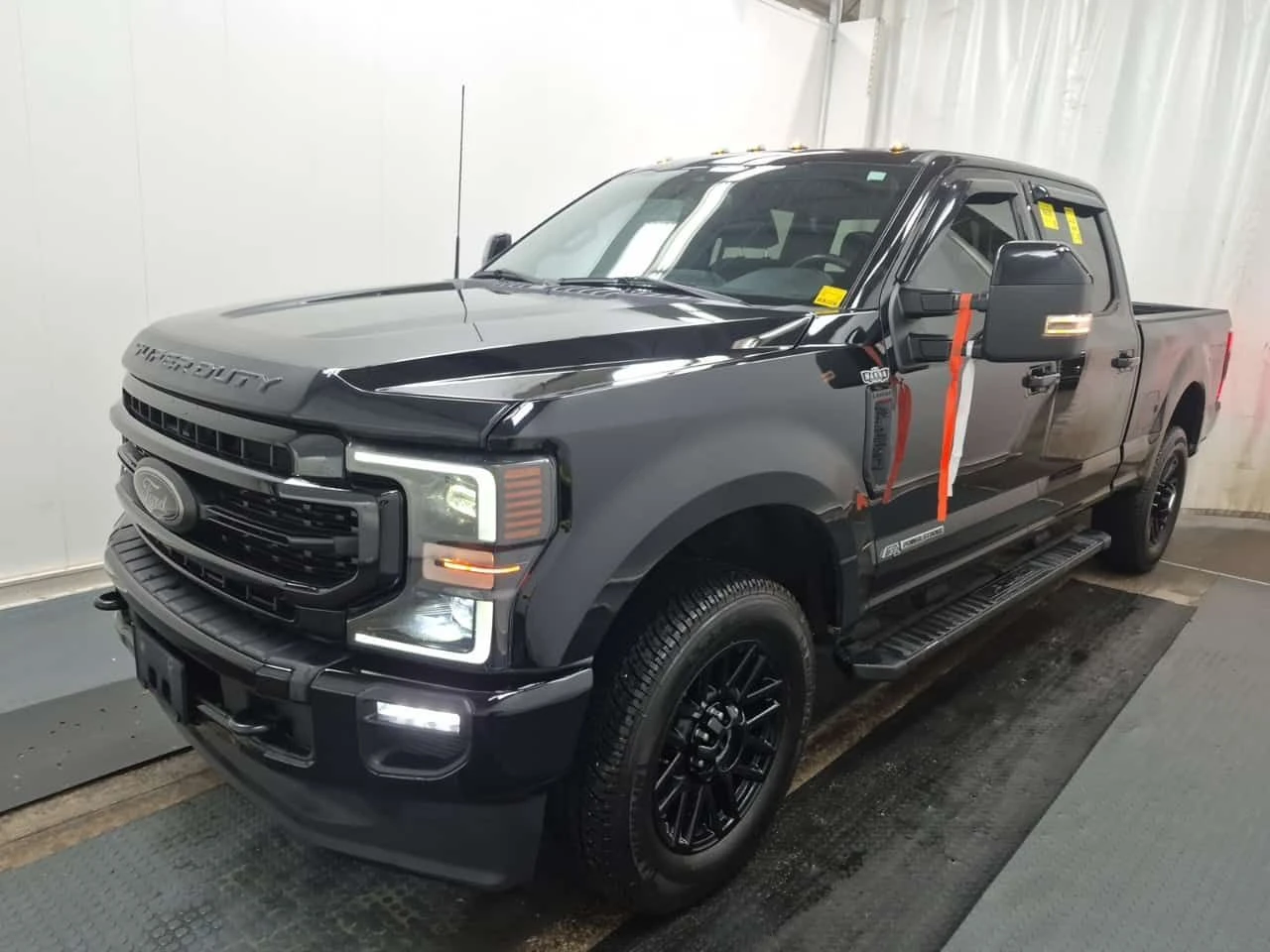 Ford F250 SuperDuty SRW * LARIAT CREW CAB STD BED * CARFAX * | Auto.bg — изображение 1