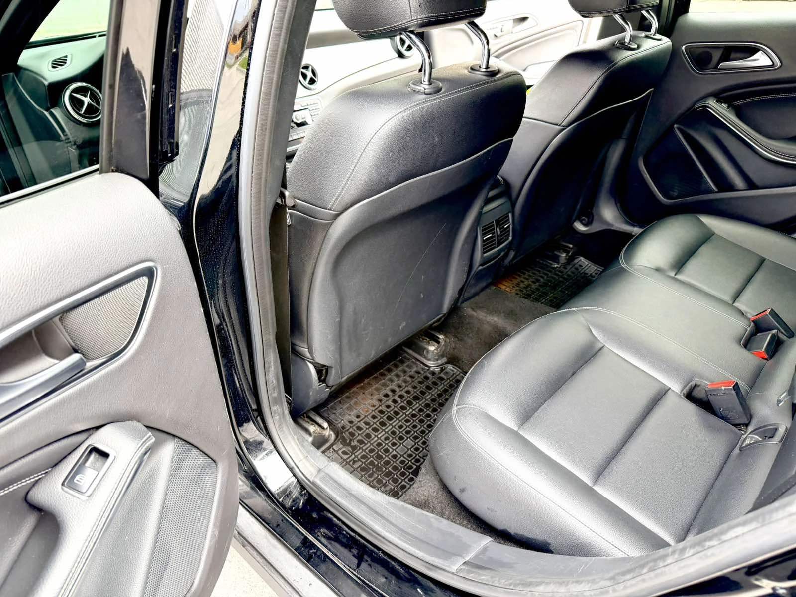 Mercedes-Benz GLA 250, снимка 9 - Автомобили и джипове - 54167096