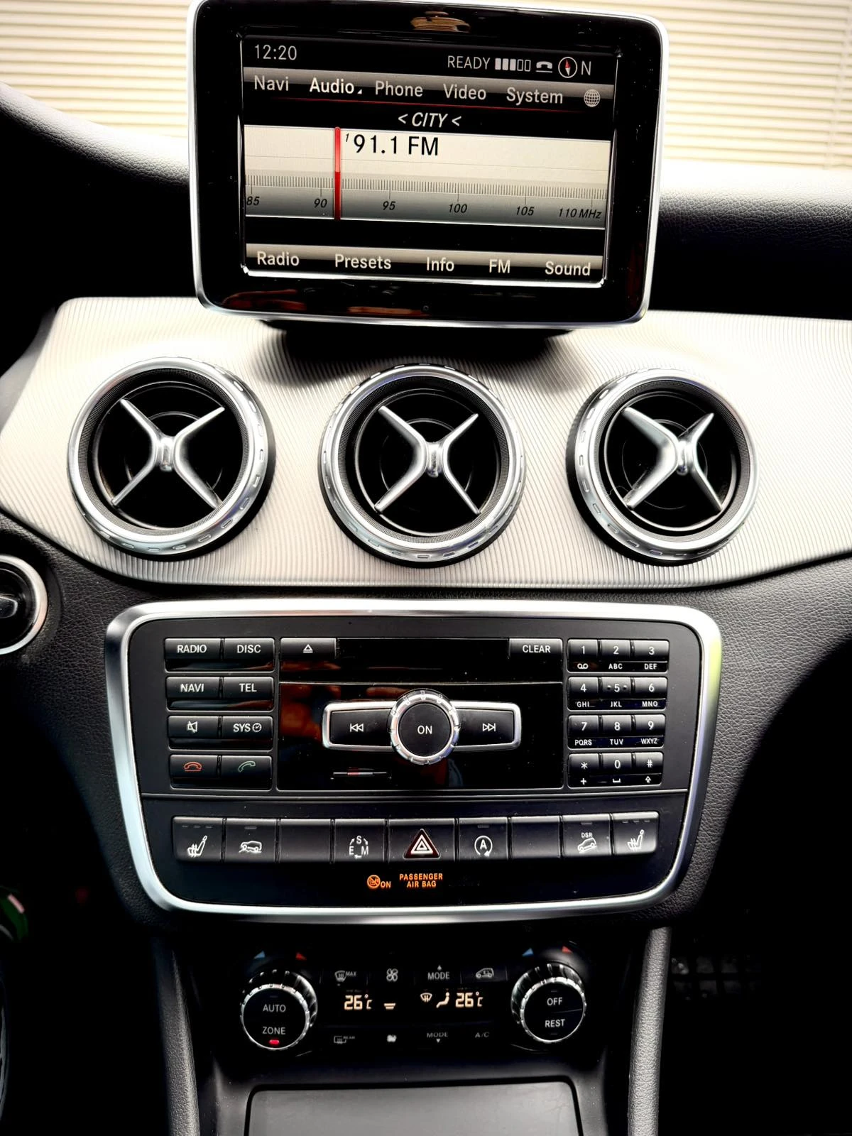 Mercedes-Benz GLA 250, снимка 14 - Автомобили и джипове - 54167096