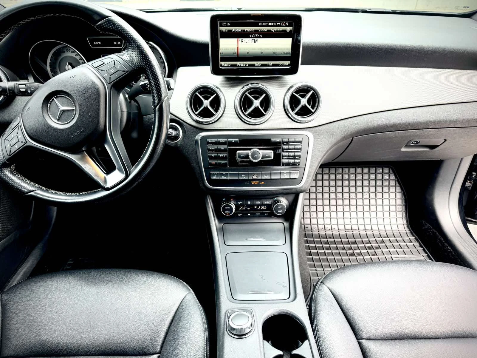 Mercedes-Benz GLA 250, снимка 12 - Автомобили и джипове - 54167096