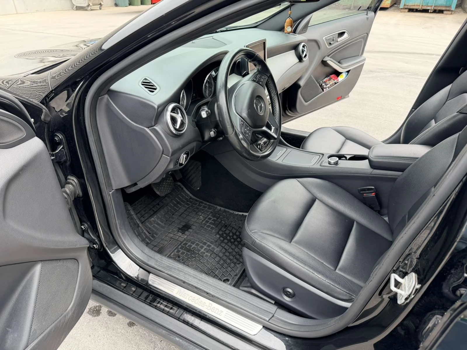 Mercedes-Benz GLA 250, снимка 10 - Автомобили и джипове - 54167096