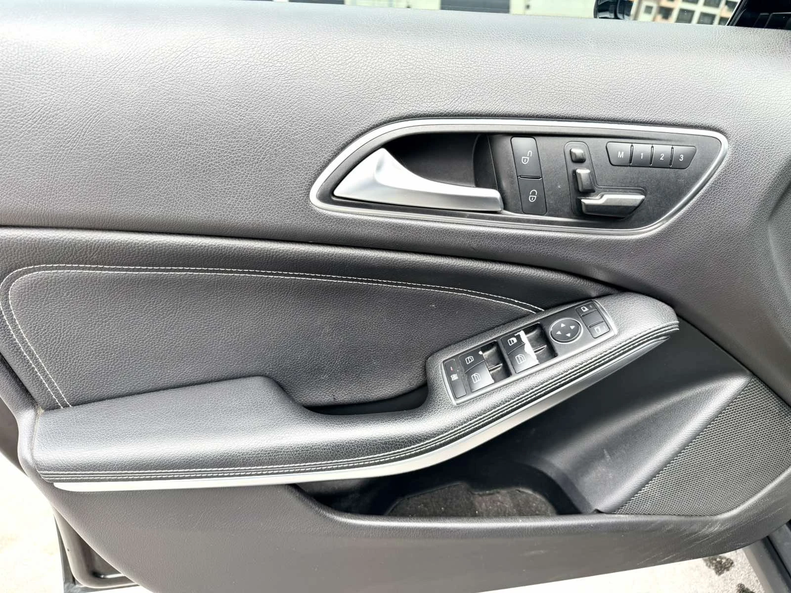 Mercedes-Benz GLA 250, снимка 8 - Автомобили и джипове - 54167096