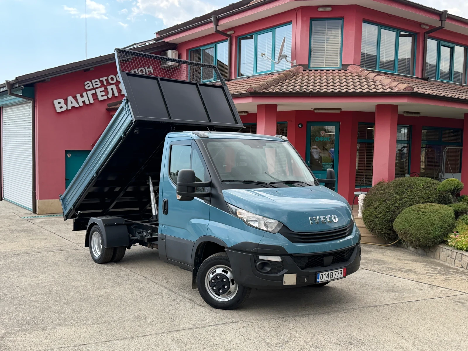 Iveco Daily 3.0HPI* 35C18* Климатик* Тристранен самосвал