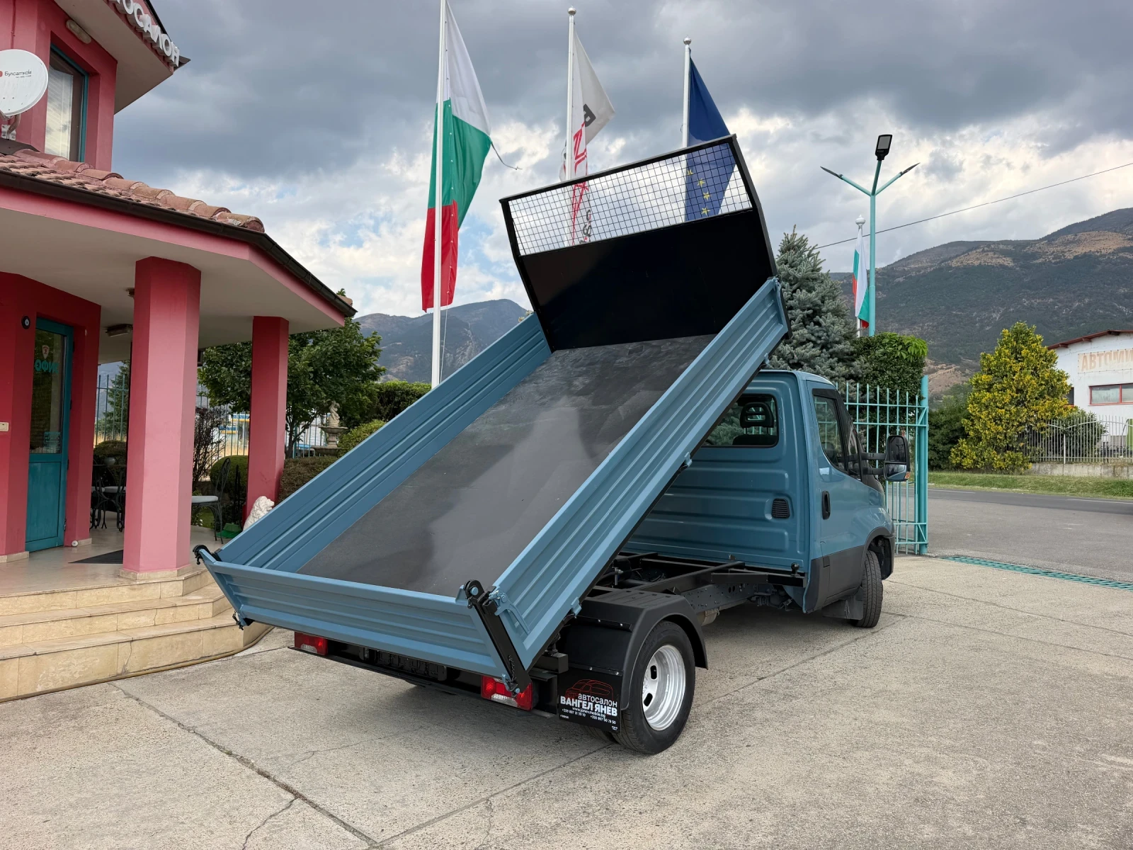 Iveco Daily 3.0HPI* 35C18* Климатик* Тристранен самосвал, снимка 10 - Бусове и автобуси - 55805023