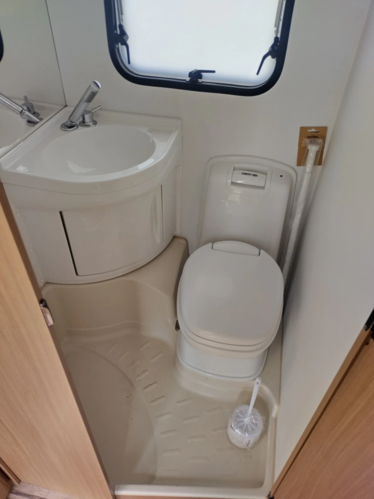  Adria AVIVA DT300 | Mobile.bg   11