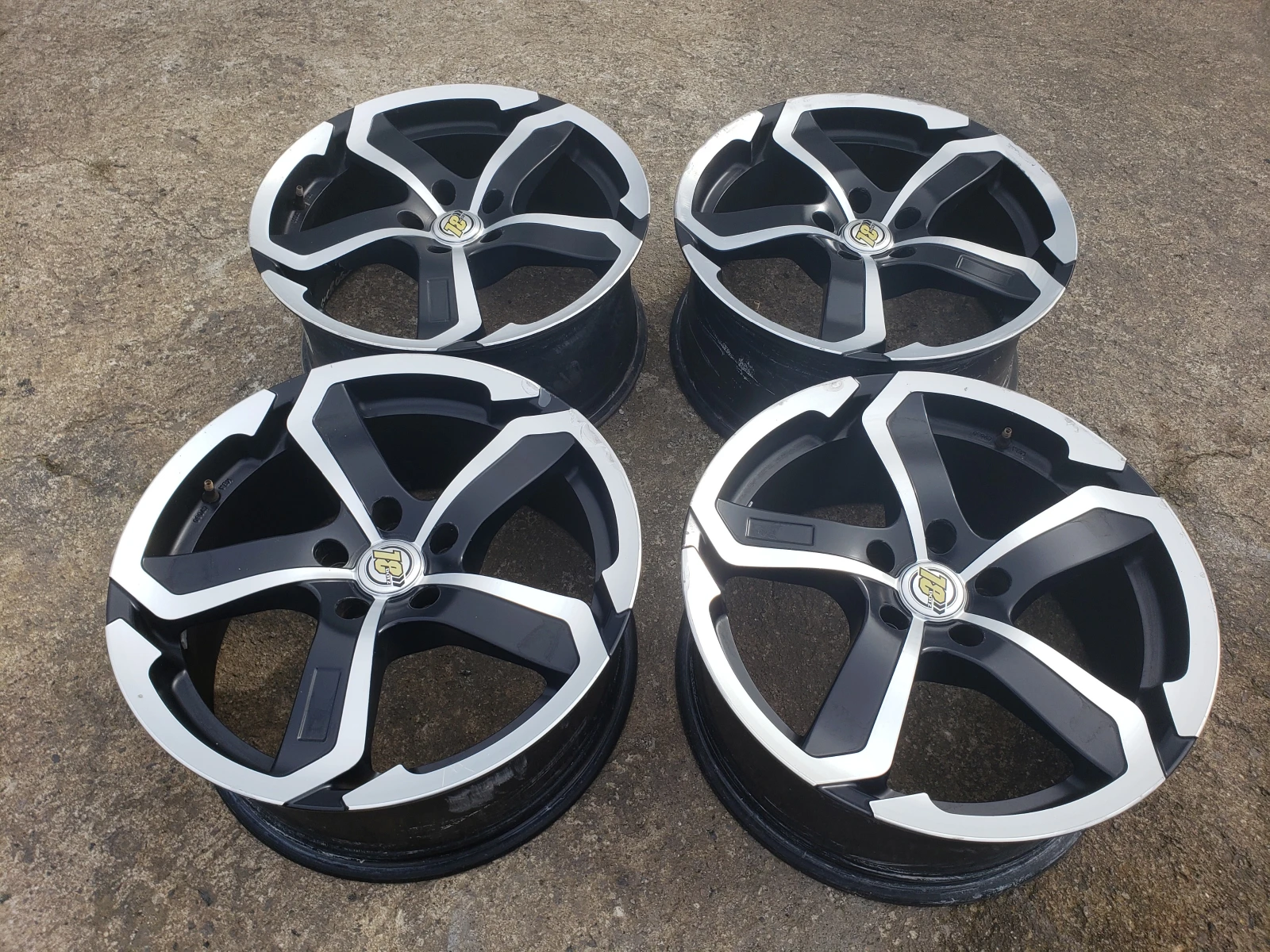 ������ | Mobile.bg � ����������� 3