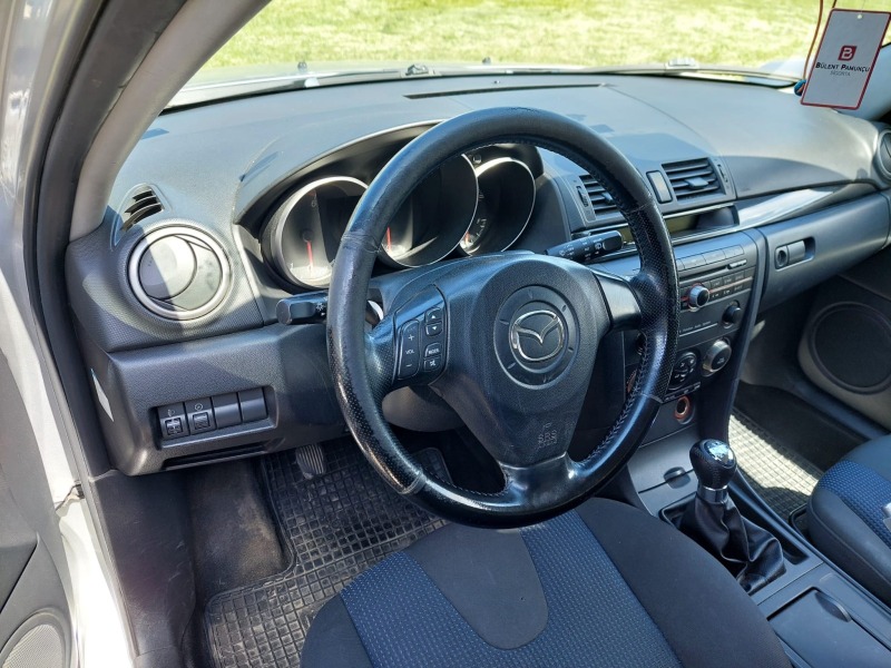 Mazda 3 1.6 HDI, снимка 4 - Автомобили и джипове - 46006615
