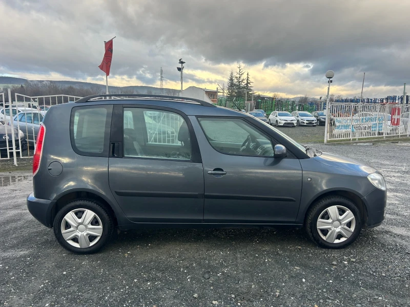 Skoda Roomster 1.6-105 КС * БЕНЗИН/СТАВА НА ГАЗ/ FACELIFT, снимка 4 - Автомобили и джипове - 47539043