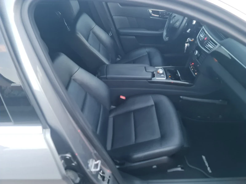 Mercedes-Benz E 350 4-MATIC AMG-paket БЕНЗИНОВ, снимка 14 - Автомобили и джипове - 51352646