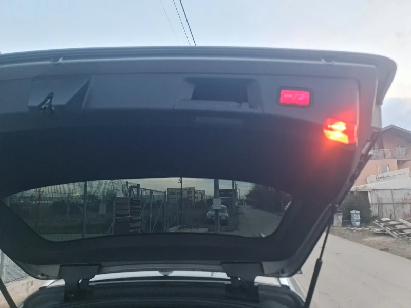 Mercedes-Benz E 350 4-MATIC AMG-paket БЕНЗИНОВ, снимка 17 - Автомобили и джипове - 51352646