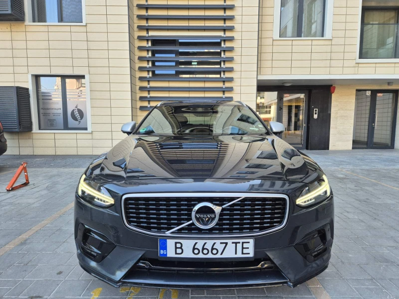 Volvo V90 D4 R-Design, снимка 4 - Автомобили и джипове - 52544174