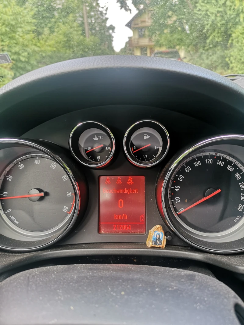 Opel Insignia лимузина, снимка 2 - Автомобили и джипове - 52452001