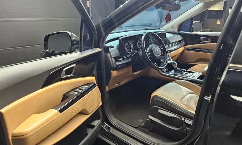 Kia Carnival, снимка 11 - Автомобили и джипове - 51957254