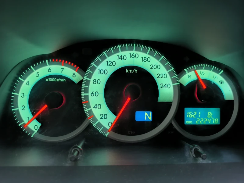 Toyota Corolla verso Газ, снимка 12 - Автомобили и джипове - 51993182