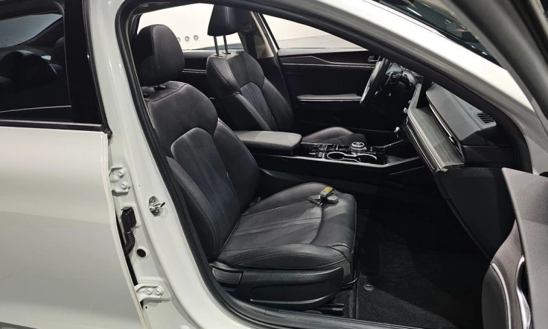 Kia K5 2.0 Noblesse * НАЙ-ДОБРА ЦЕНА В БЪЛГАРИЯ* , снимка 10 - Автомобили и джипове - 52358723