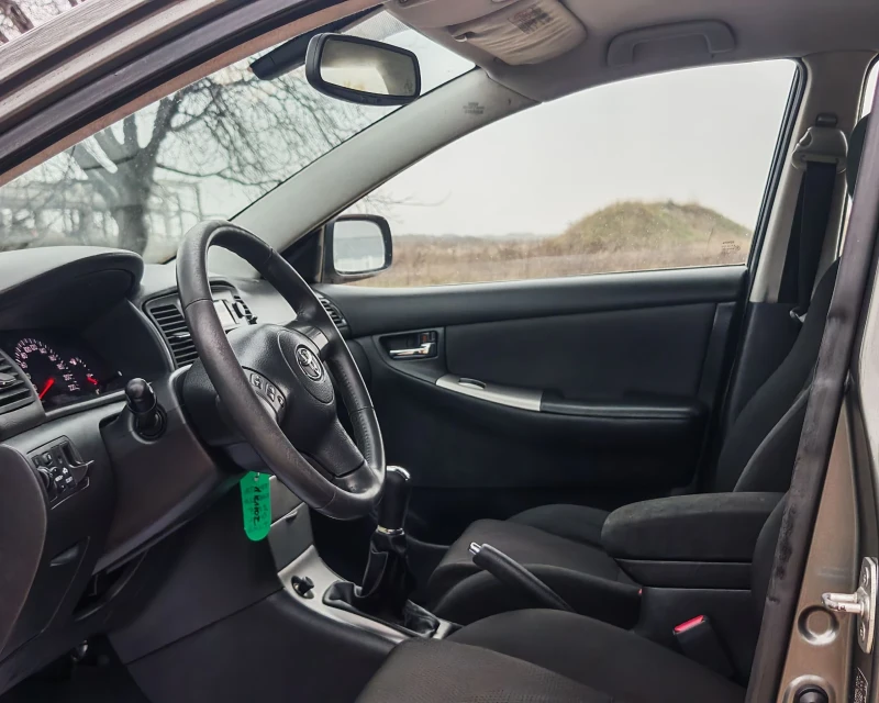 Toyota Corolla 1.4 90 К.С. ДИЗЕЛ! МНОГО ЗАПАЗЕНА! , снимка 8 - Автомобили и джипове - 52707174