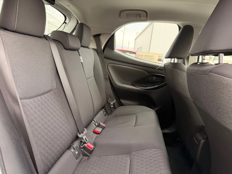 Toyota Yaris 1.5 Hybrid / 115 к.c.  / automat /, снимка 15 - Автомобили и джипове - 53110184
