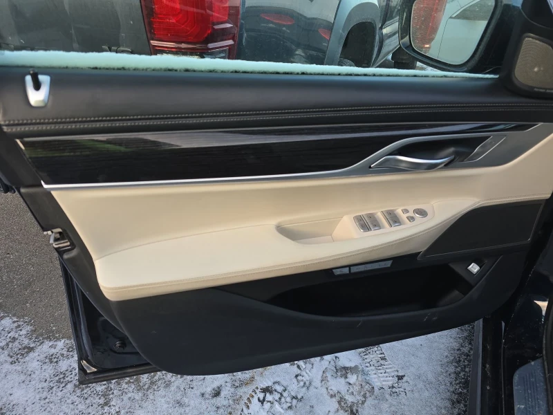 BMW 740 e xDrive iPerformance M SPORT LINE, снимка 9 - Автомобили и джипове - 53572404