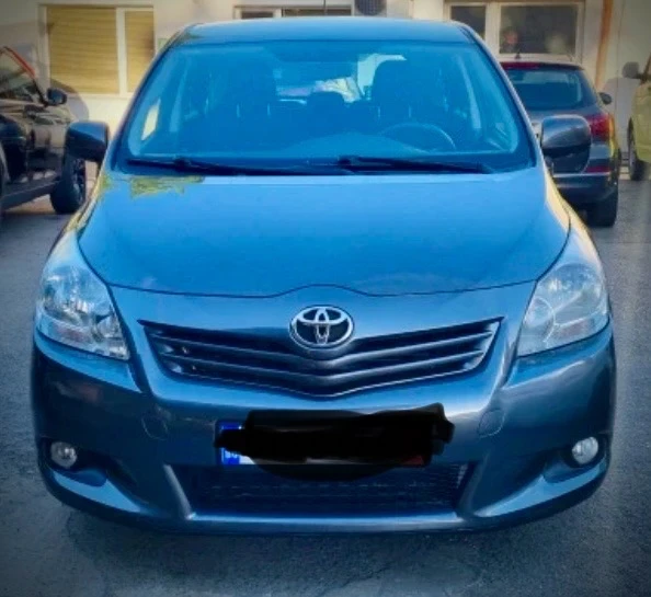 Toyota Verso 2.0 D4D, снимка 1 - Автомобили и джипове - 47969121