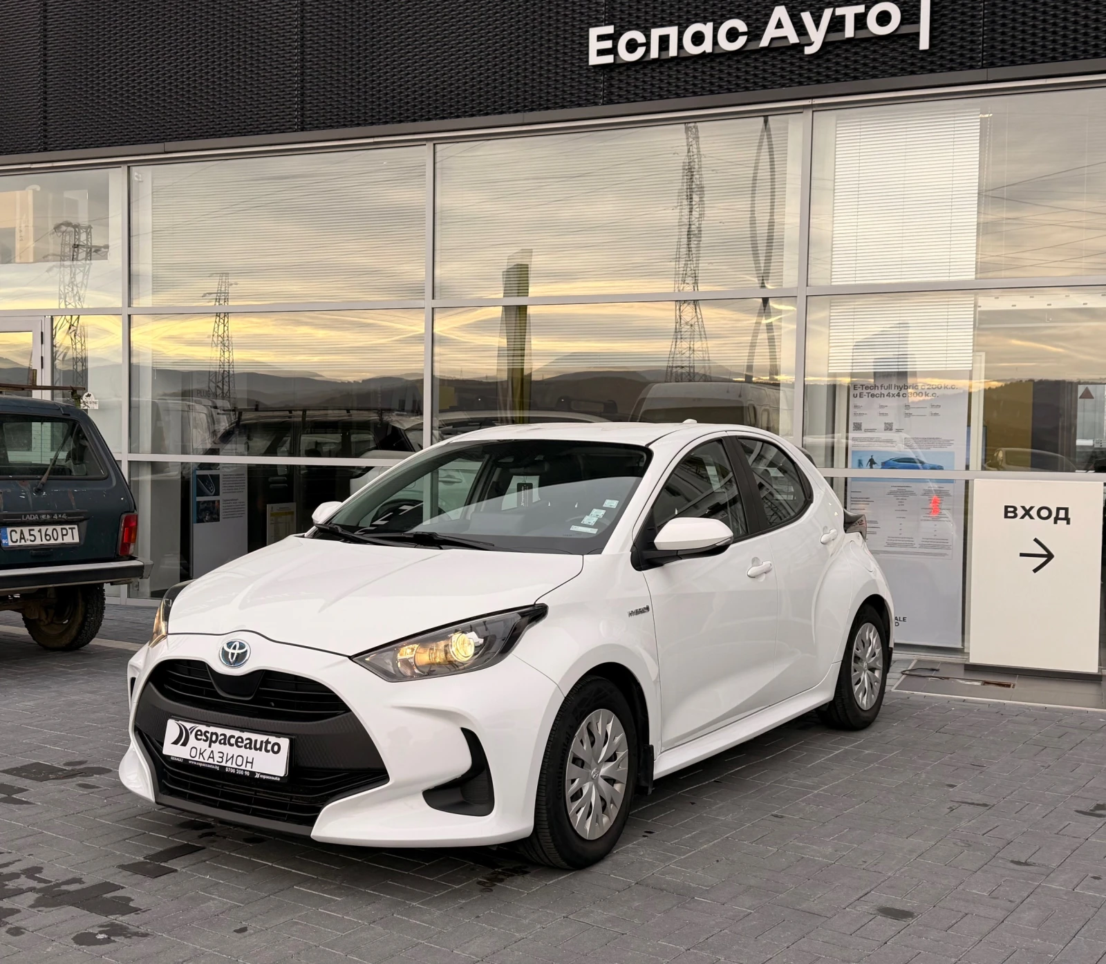 Toyota Yaris 1.5 Hybrid / 115 к.c.  / automat /, снимка 1