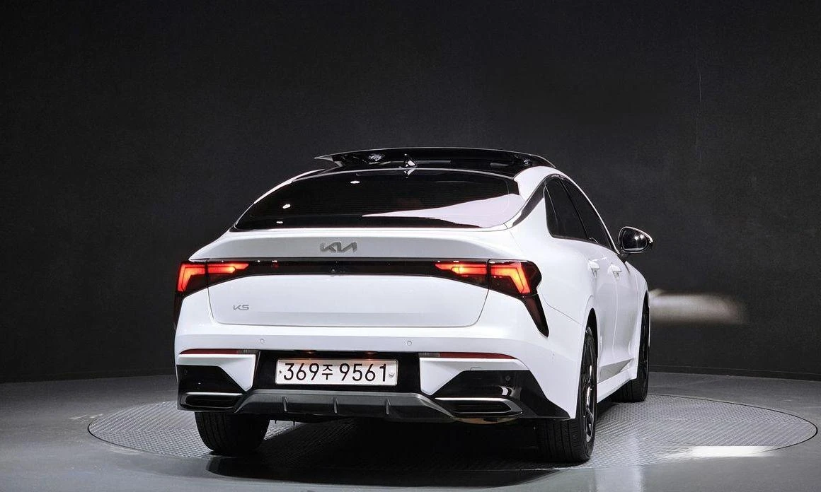 Kia K5 2.0 Noblesse * НАЙ-ДОБРА ЦЕНА В БЪЛГАРИЯ*  - изображение 4