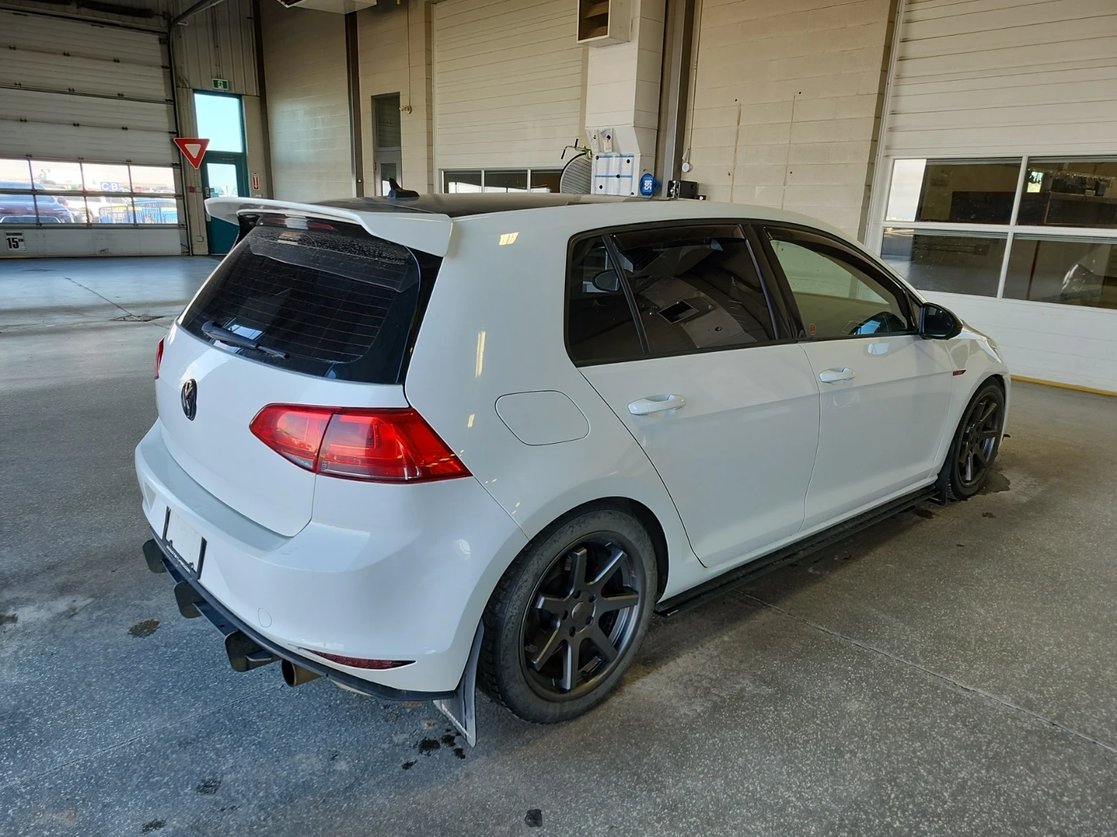 VW Golf * GTI* CARFAX *    | Mobile.bg   4