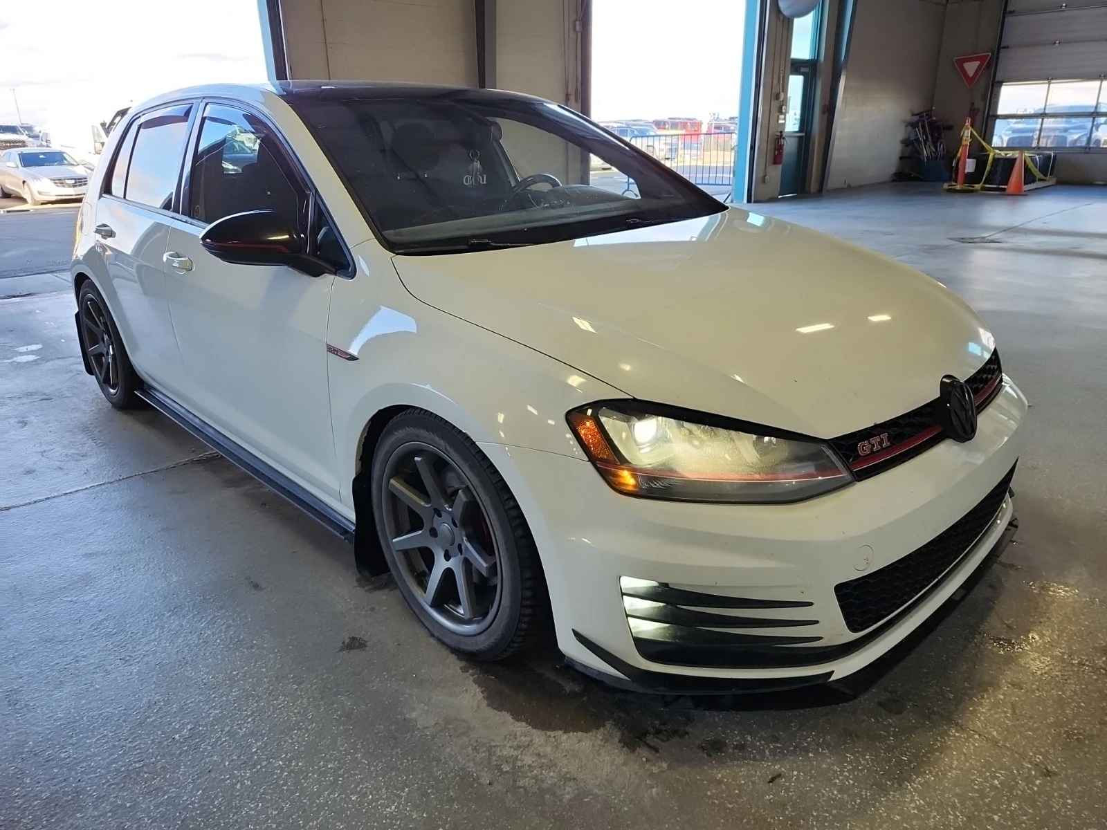 VW Golf * GTI* CARFAX *    | Mobile.bg   2