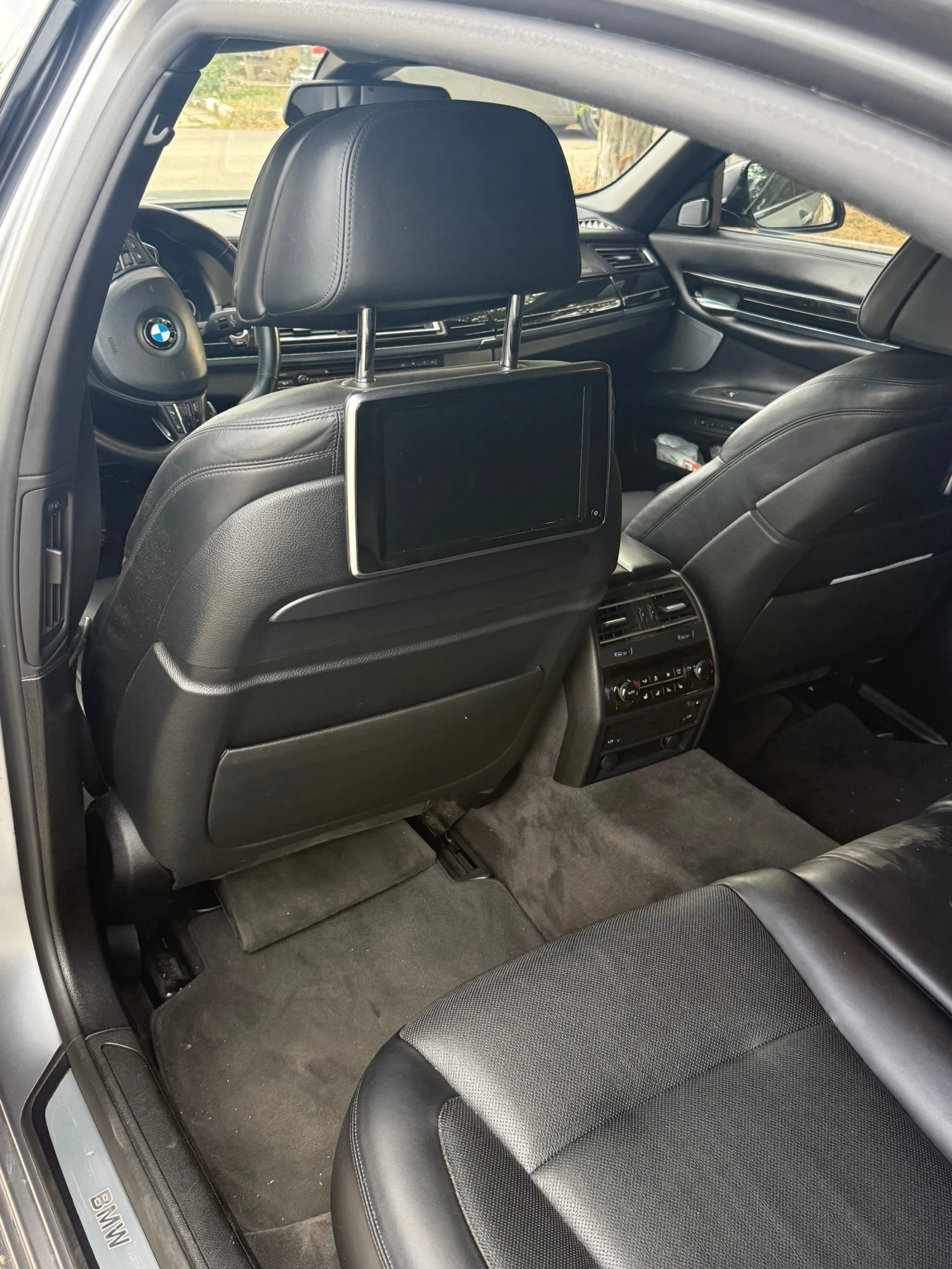 BMW 750 3000 - изображение 8