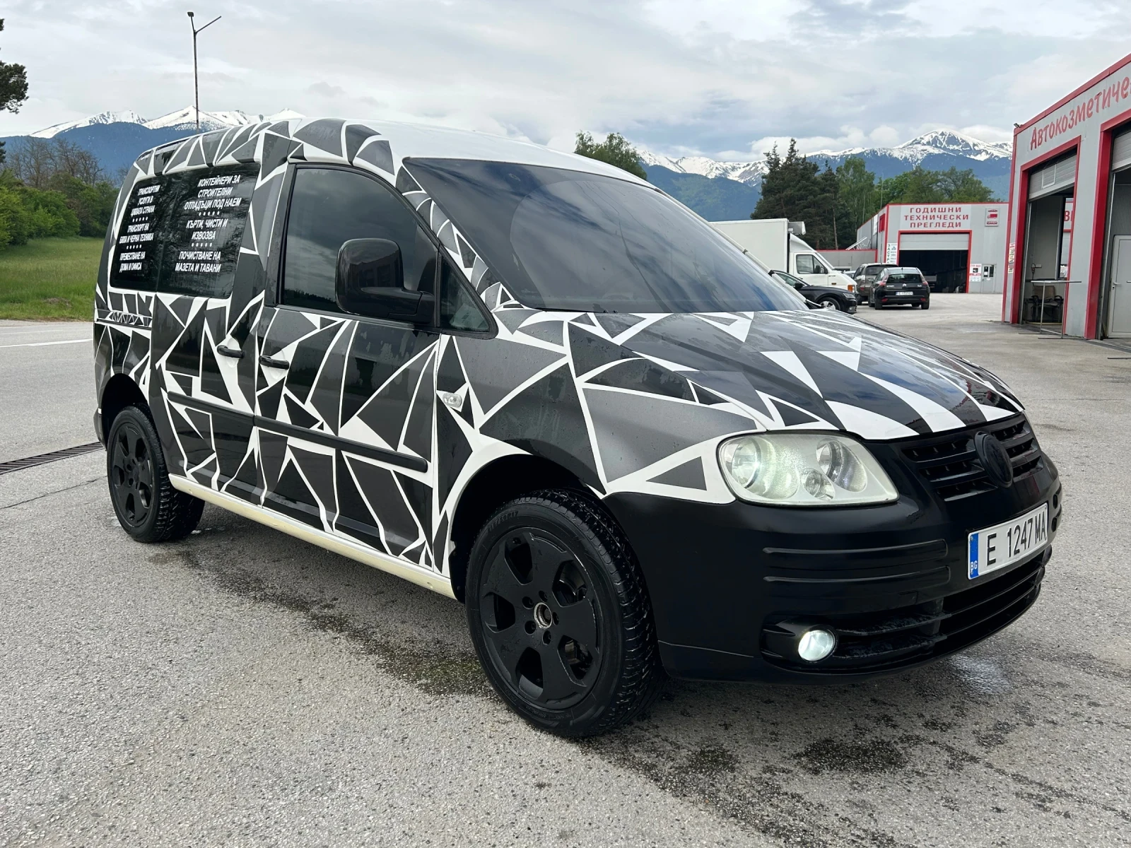 VW Caddy 1.9 TDI DSG, снимка 3 - Автомобили и джипове - 54403506