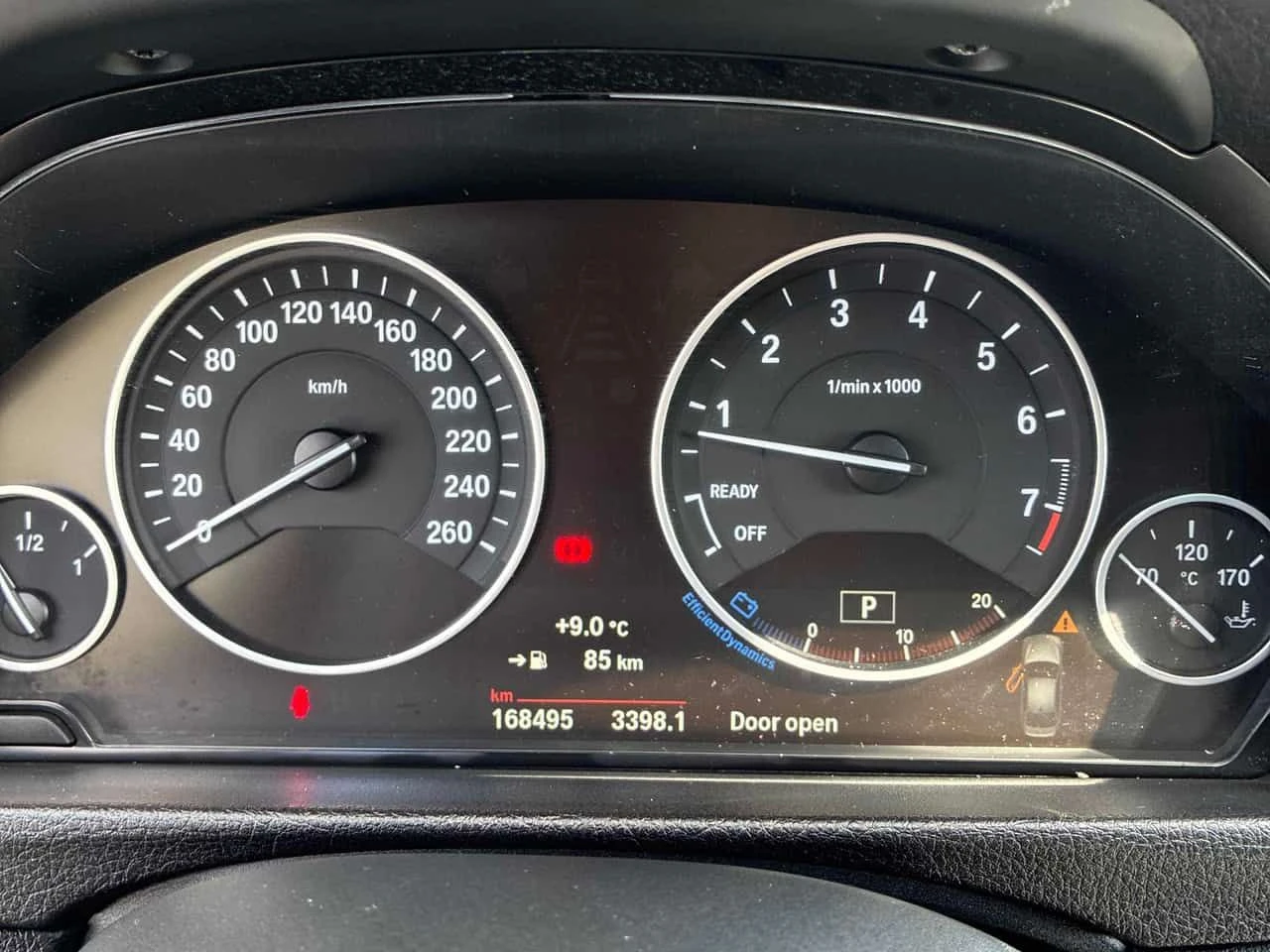 BMW 330 * xDrive * ГЛАВНО ПРЕДСТАВИТЕЛСТВО НА VOLKSWAGEN* , снимка 9 - Автомобили и джипове - 54225652