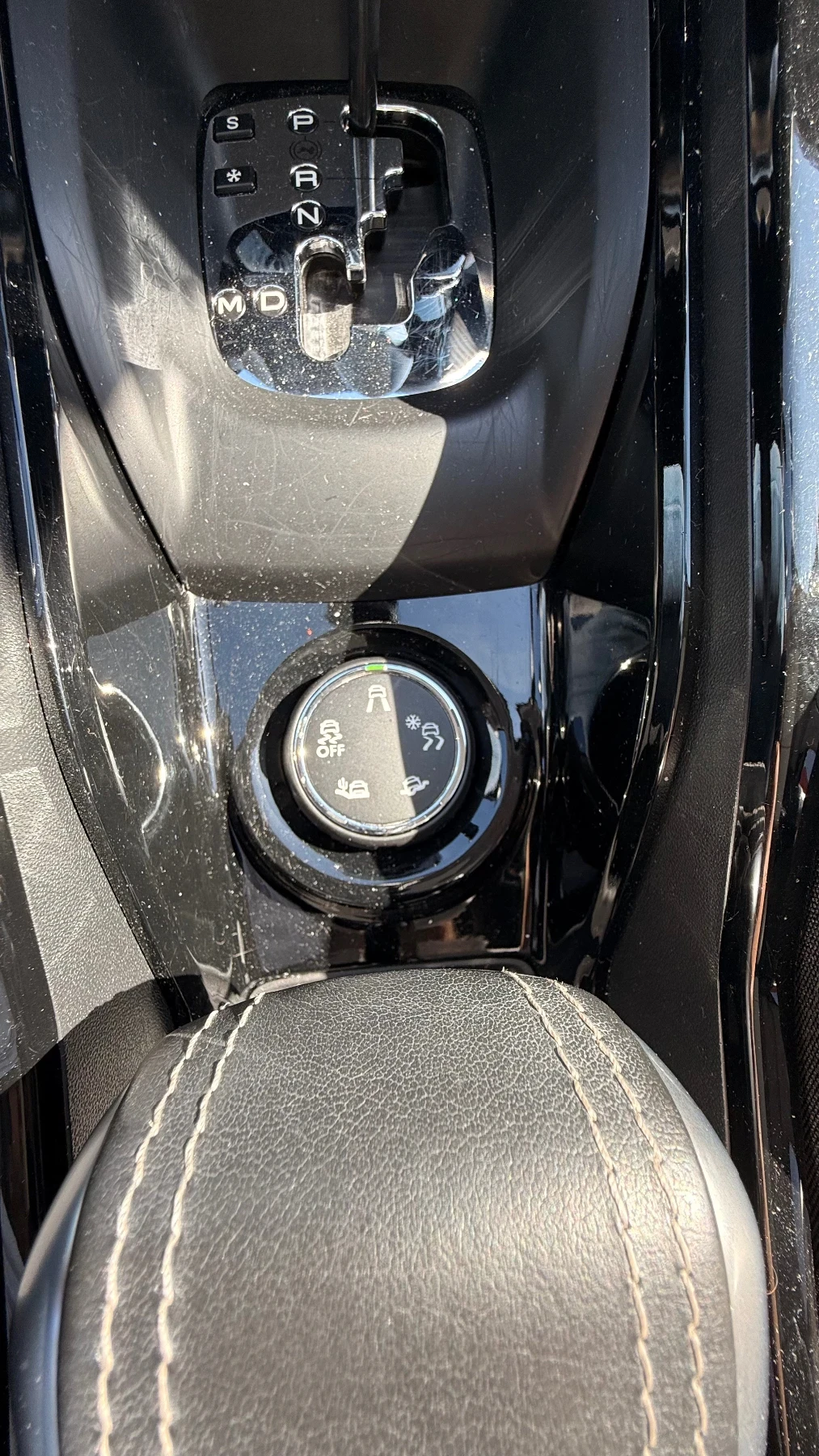 Peugeot 2008, снимка 12 - Автомобили и джипове - 54345858