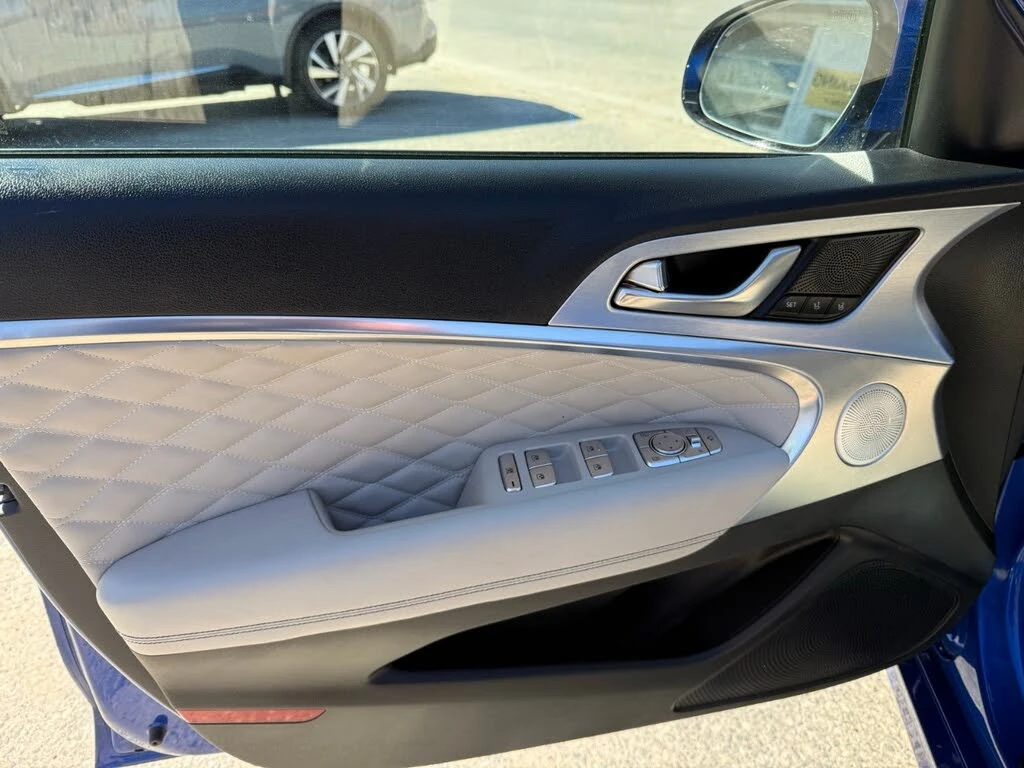 Genesis G70 2.0T Prestige AWD, снимка 6 - Автомобили и джипове - 54598141