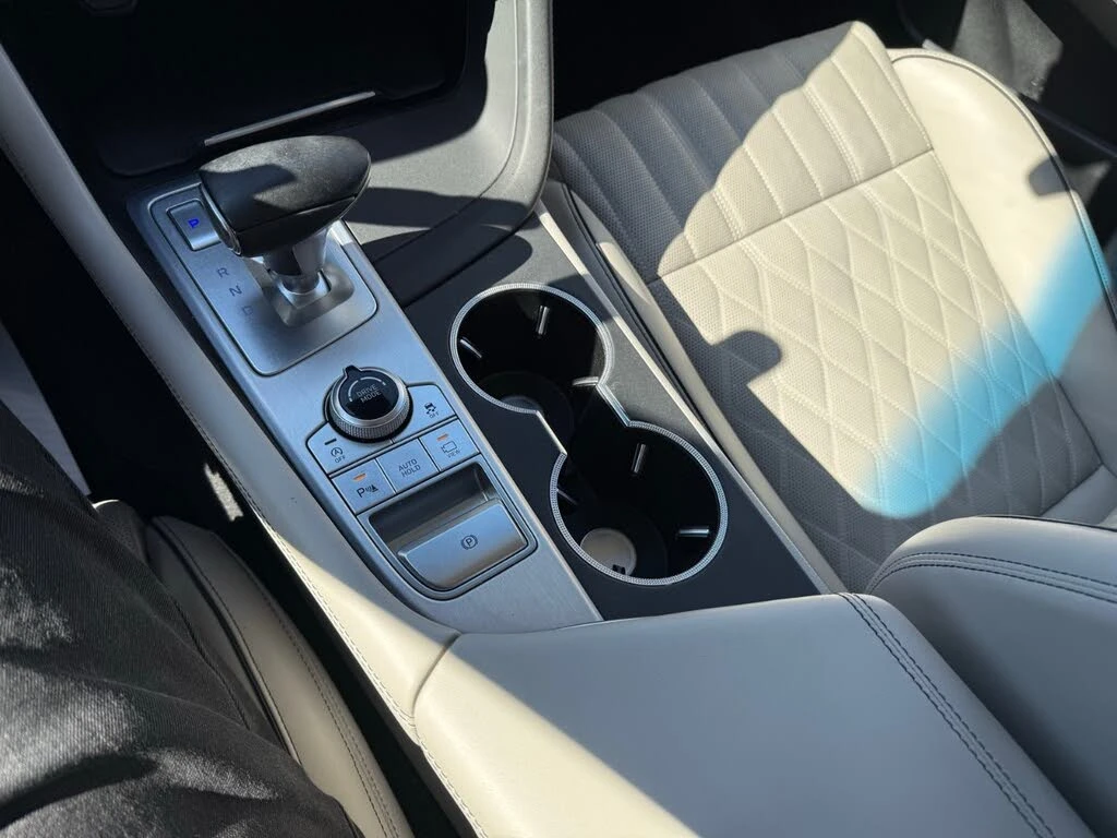 Genesis G70 2.0T Prestige AWD, снимка 16 - Автомобили и джипове - 54598141