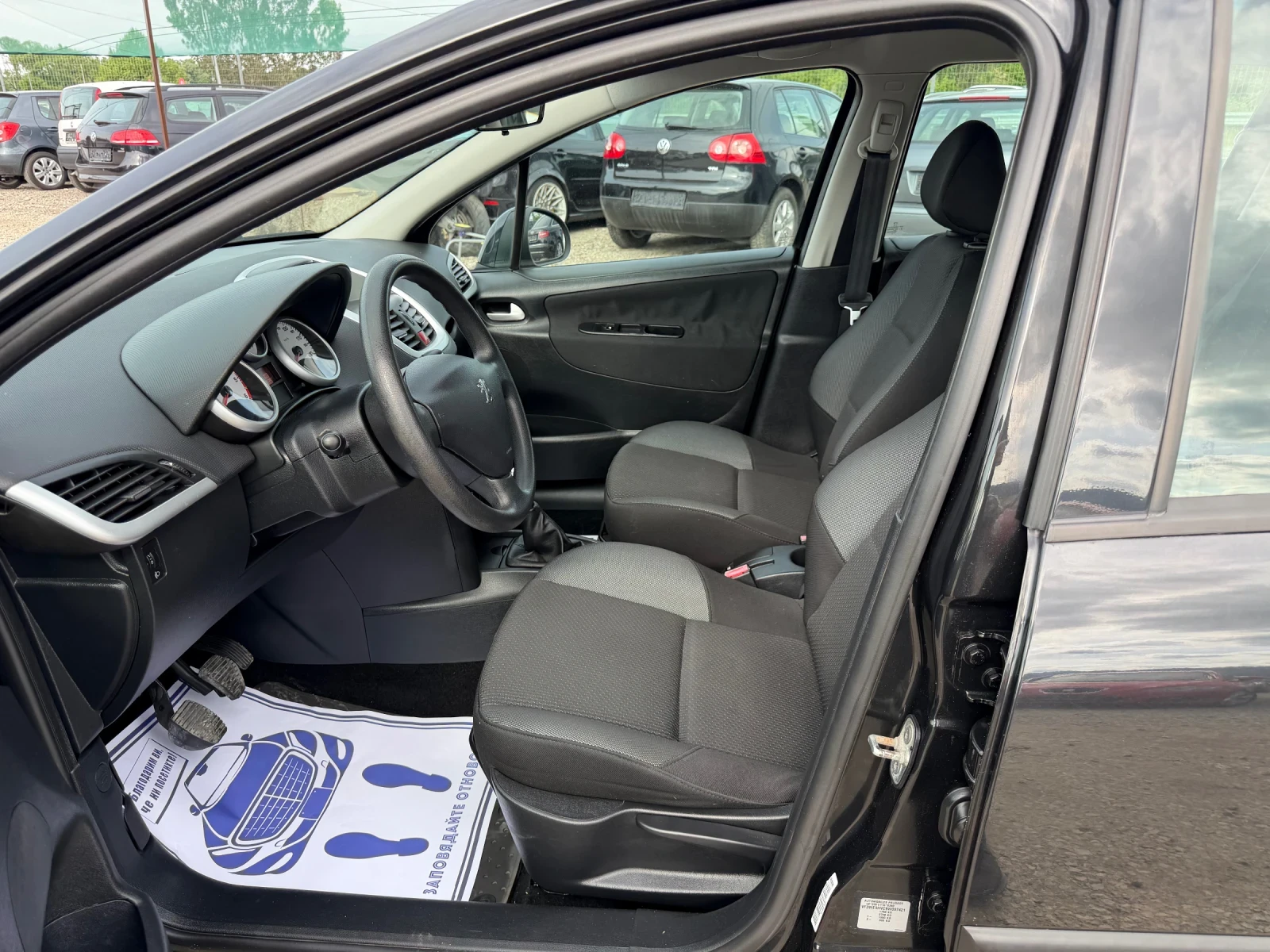 Peugeot 207 1.6HDI-90PS, снимка 9 - Автомобили и джипове - 54665329