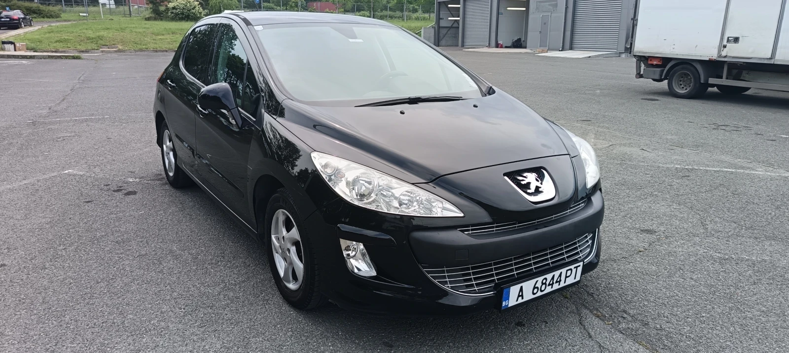 Peugeot 308 1.4 Бензин , снимка 2 - Автомобили и джипове - 54751430