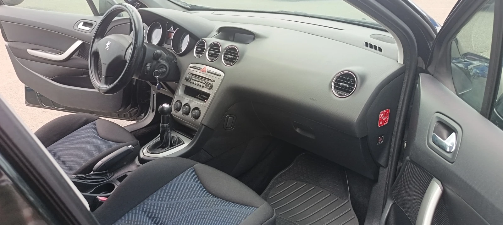 Peugeot 308 1.4 Бензин , снимка 10 - Автомобили и джипове - 54751430