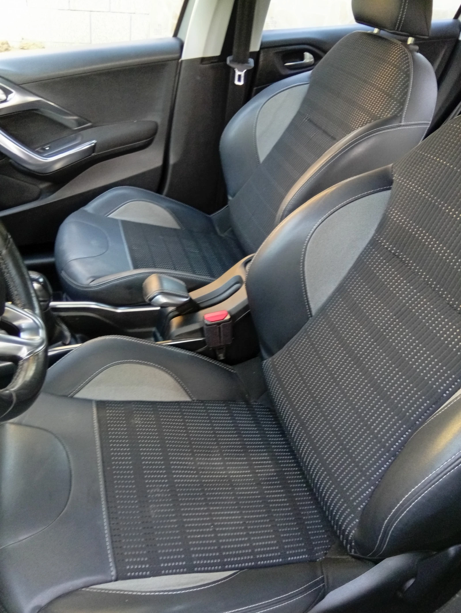 Peugeot 2008 1.6 vti ALLURE 79000 km, снимка 15 - Автомобили и джипове - 54895877