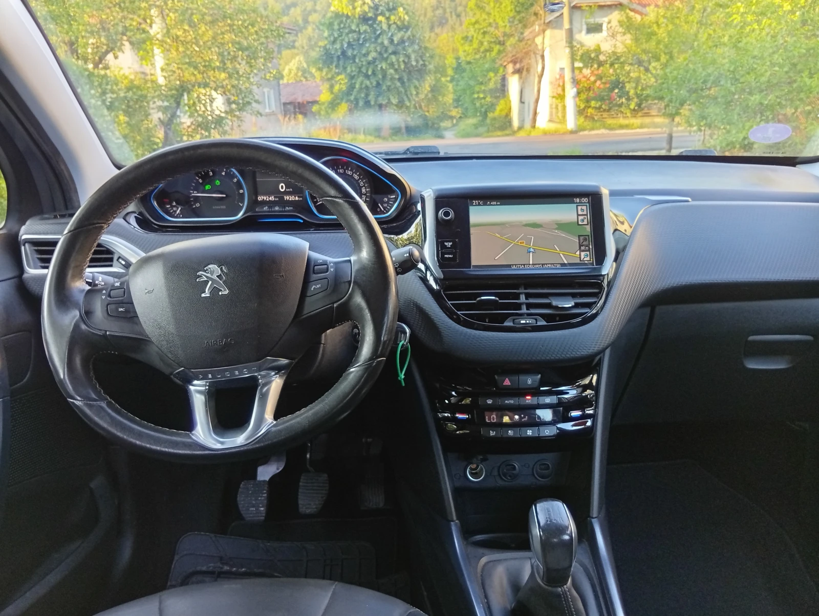 Peugeot 2008 1.6 vti ALLURE 79000 km, снимка 13 - Автомобили и джипове - 54895877