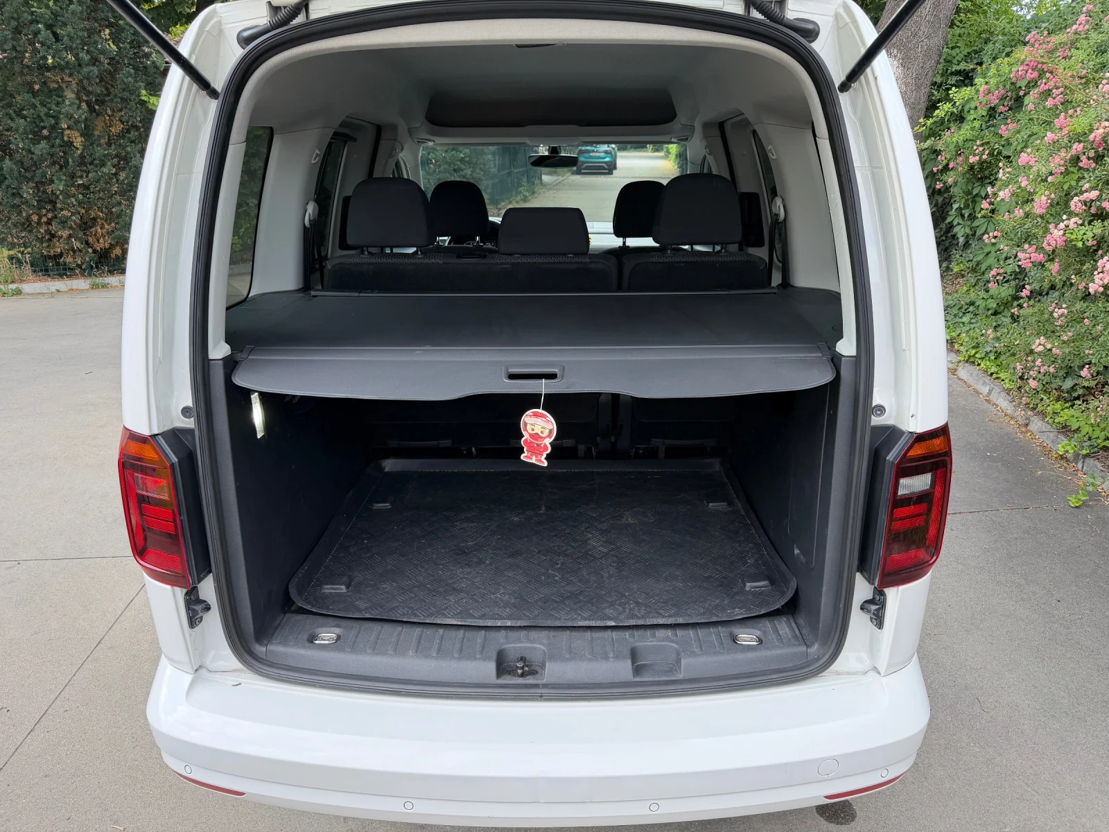 VW Caddy, снимка 8 - Автомобили и джипове - 55182529