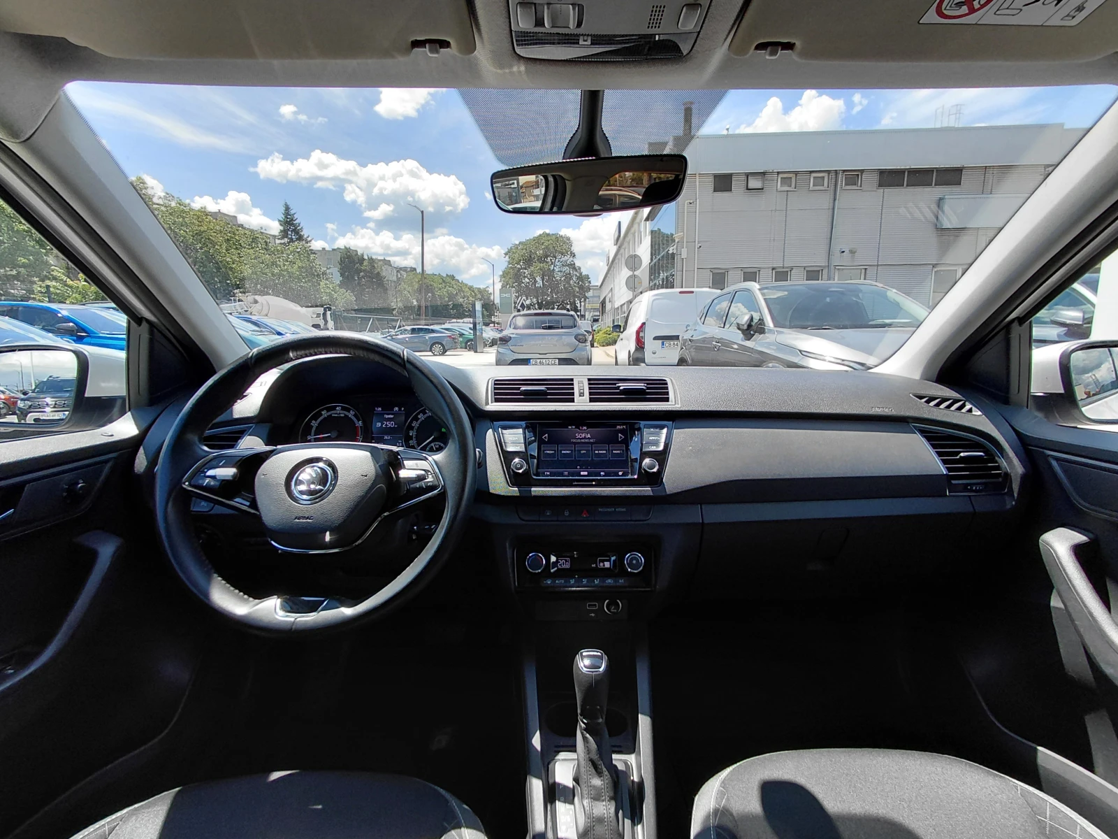 Skoda Fabia 1.0TSi/95k.c./Business / Automatic, снимка 9 - Автомобили и джипове - 55221247